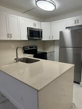 Building Photo - 2771 Riverside Dr