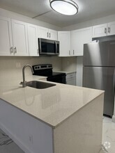 Building Photo - 2771 Riverside Dr