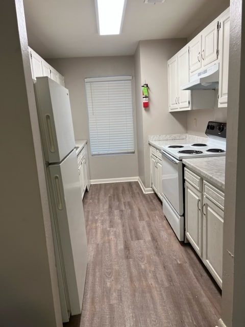2 Bedroom Kitchen - Walden Point Apartments