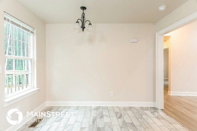 Foto del edificio - 351 Hidden Meadows Dr