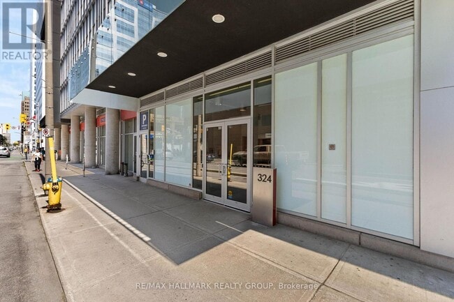 Photo du bâtiment - 324-2324 Laurier Ave W
