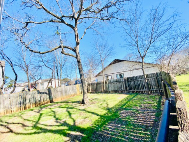Building Photo - 103 Hughson Ct