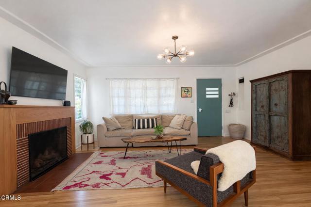 Foto del edificio - 230 W Elmwood Ave