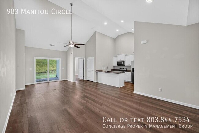 Foto del edificio - 983 Manitou Cir