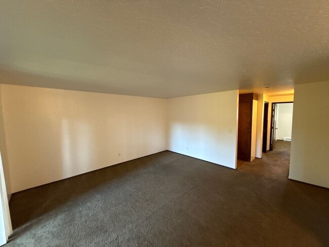 Foto del edificio - 3822 Iberis St NE