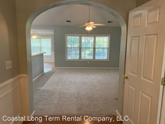 Building Photo - 3 br, 2 bath House - 125 Lake Linden Drive