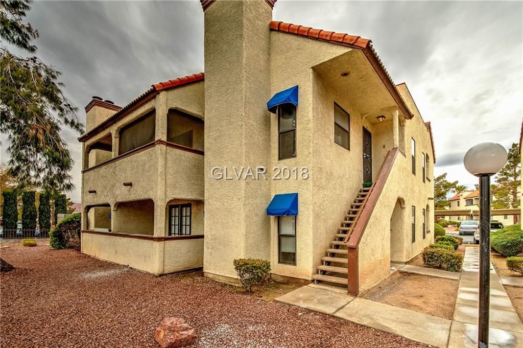 Primary Photo - 6165 W Oakey Blvd