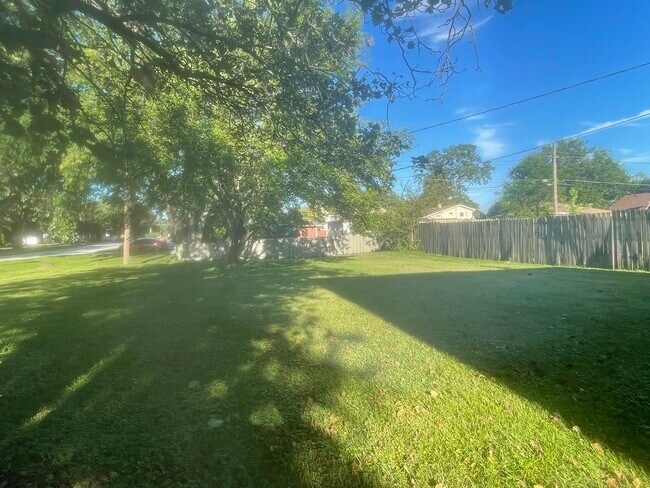 Foto del edificio - 317 N Central Ave