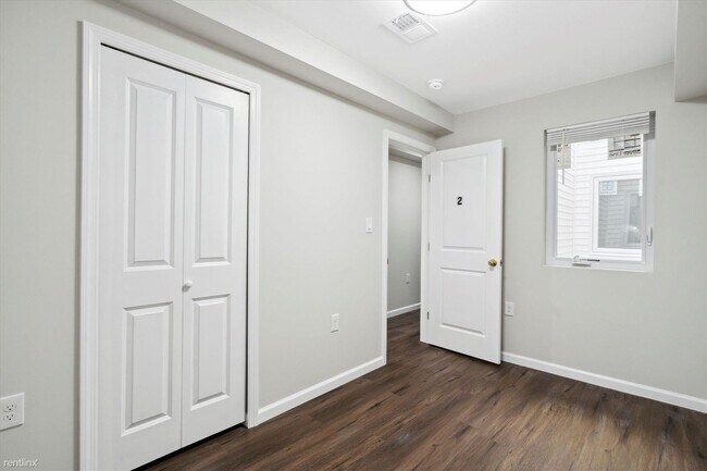 Foto del edificio - 3 br, 3 bath Triplex - 2025 N 16TH ST Unit A