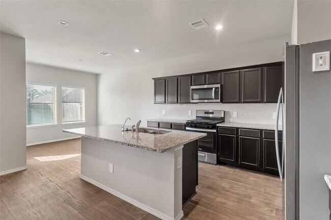 Foto del edificio - 40475 Gdn Hts Ln