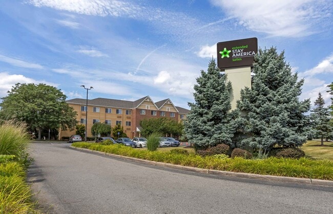 Building Photo - Furnished Studio-Fishkill - Route 9