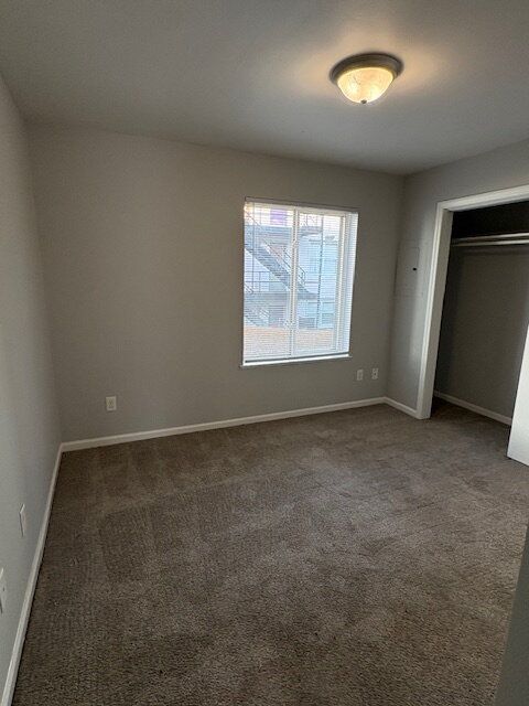 Foto del edificio - 411 E 5th St