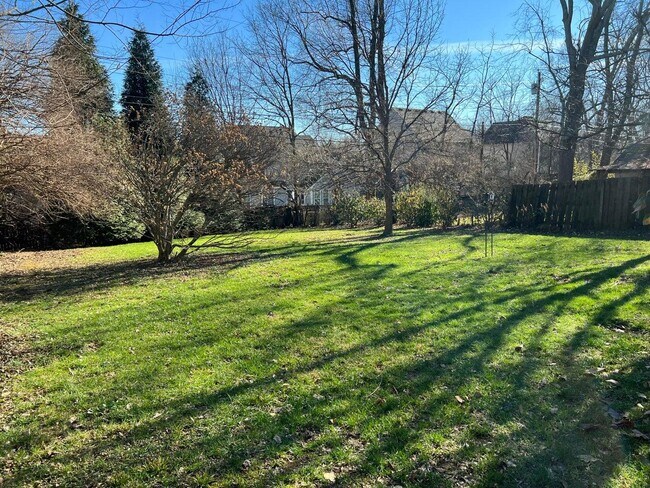 Foto del edificio - 2580 Millbrook Dr