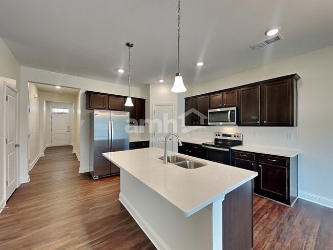 Foto del edificio - 7212 Garrett Ct