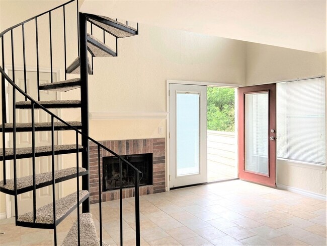 Building Photo - 11530 N May Ave