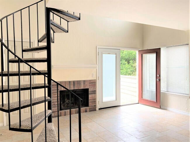 Foto del edificio - 11530 N May Ave