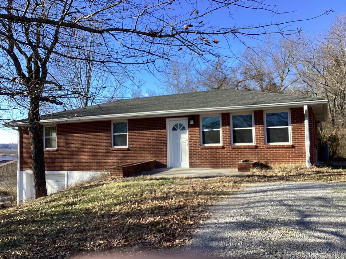 113 Bowker St Unit 3, Ashland City, TN 37015 Apartments in Ashland