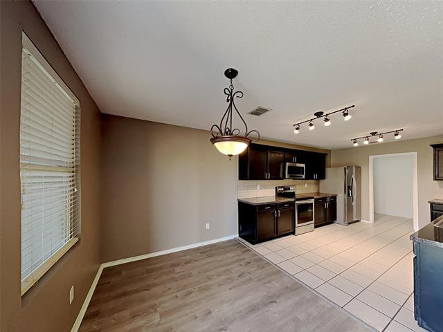 Foto del edificio - 609 Flooded Gum St