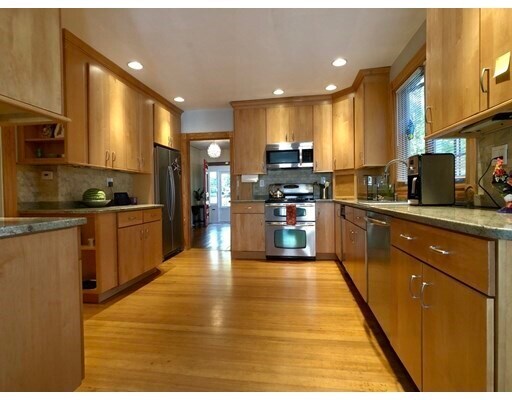 Building Photo - 411 Linden St