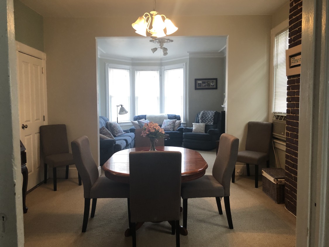 Living / Dining Room - 43 Eldorado Pl