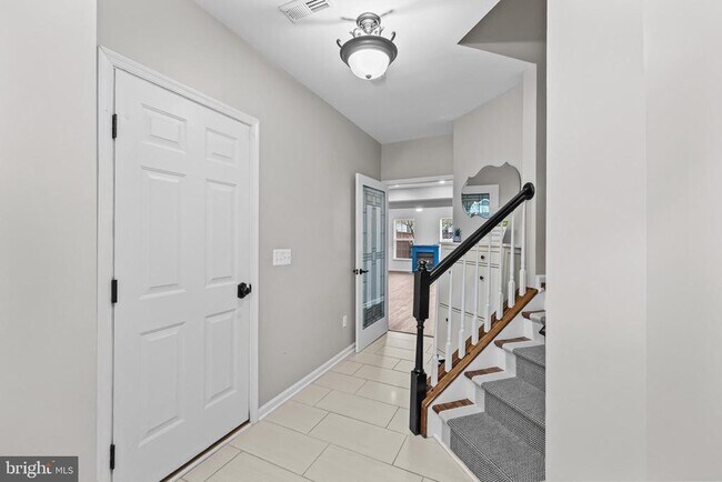 Foto del edificio - 5011 Waple Ln