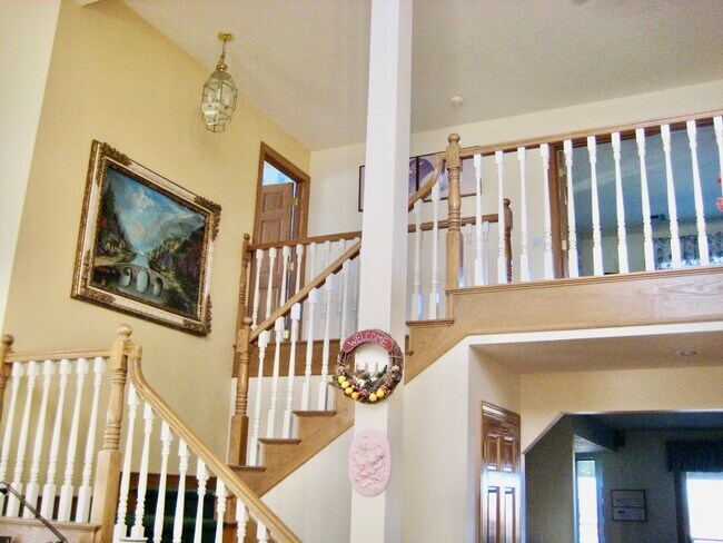 Building Photo - 6523 Parker Dr