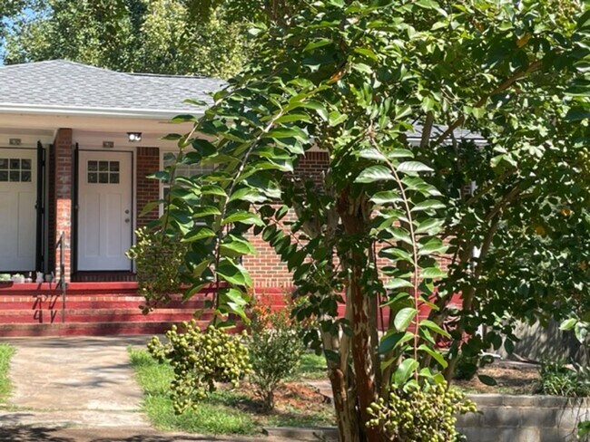 Building Photo - East Atlanta Rental - 2BR/1BA Duplex