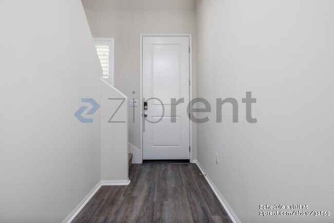 Building Photo - 2019 Bergamot St