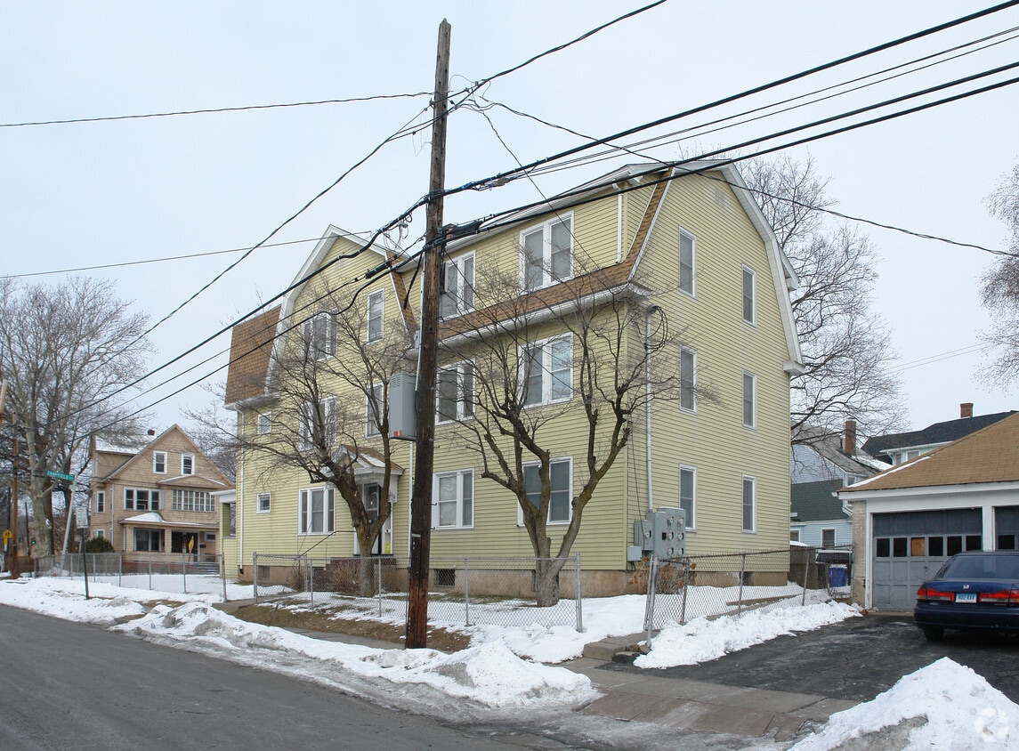 Building Photo - 92-94 Campfield Ave