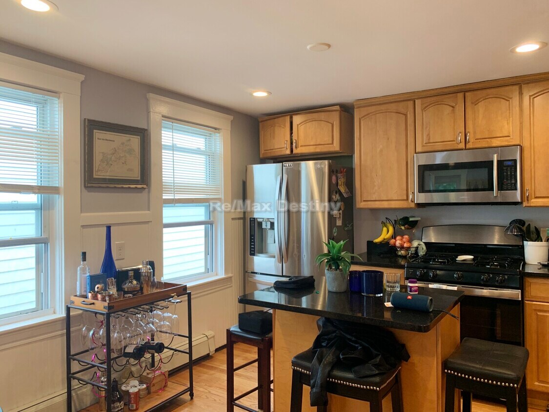 Foto principal - 363 Maverick St