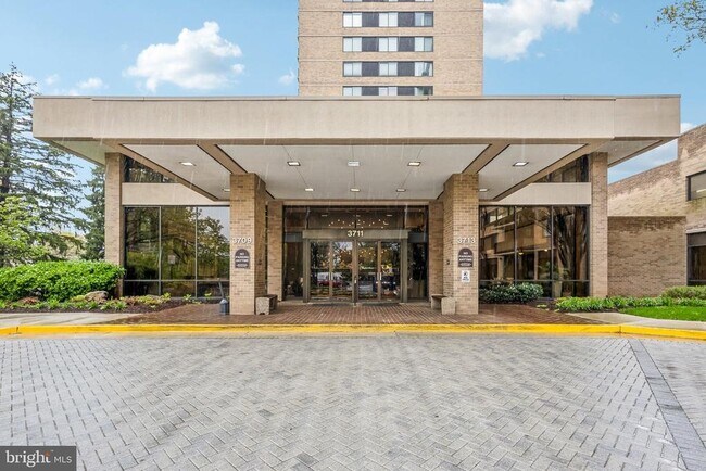 Foto del edificio - 3713 S George Mason Dr