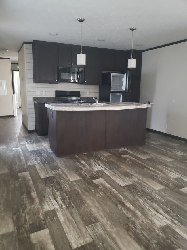 Foto del edificio - 6610 Lear Nagle Rd