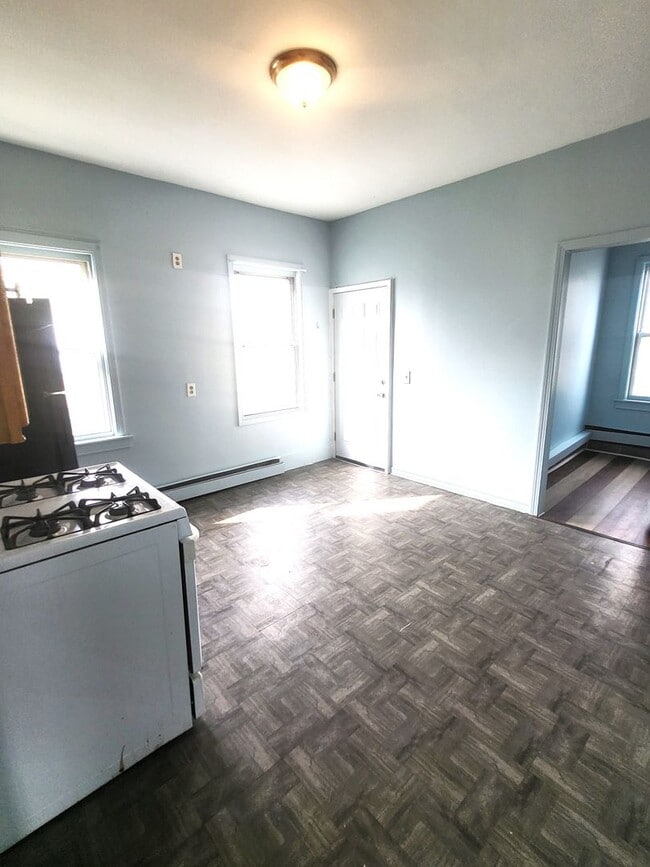 Foto del edificio - 97-99 Alverson Avenue