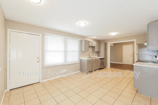 Foto del edificio - 7713 E 111th Terrace
