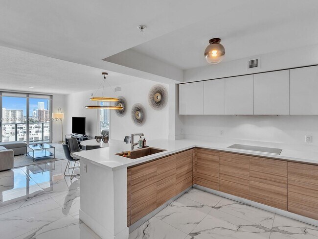 Foto del edificio - 300 Sunny Isles Blvd