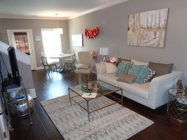 Building Photo - 4BR/4.5BA For Rent