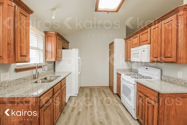Building Photo - 2720 SE 94th Street