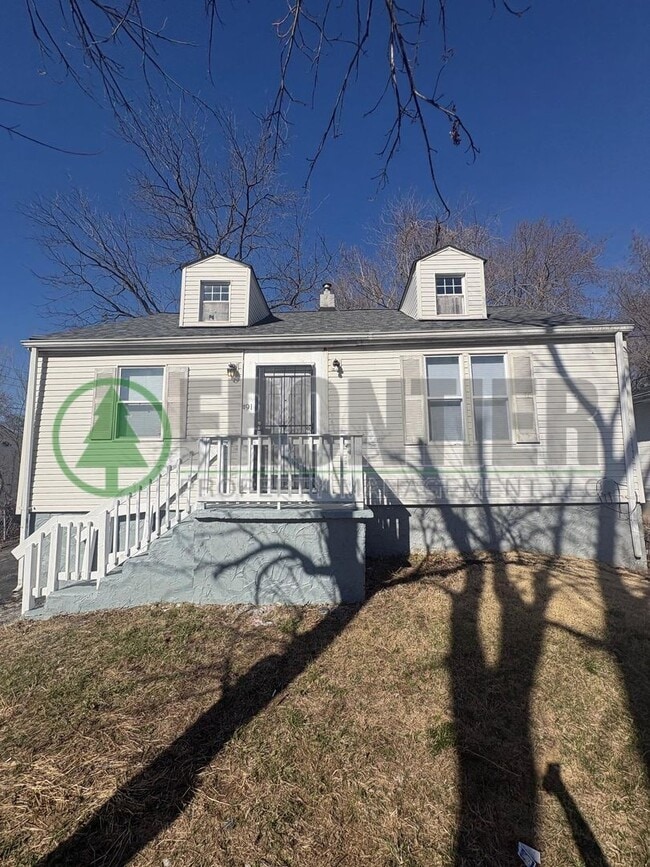 Check out this cozy 3-bedroom, 1-bath— perfect if you’re looking for something comfortable and af... - Check out this cozy 3-bedroom, 1-bath— perfect if you’re looking for something comfortable and af... House