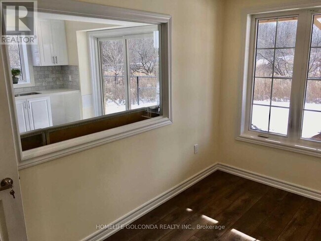 Photo du bâtiment - 49 Roy Harper Ave