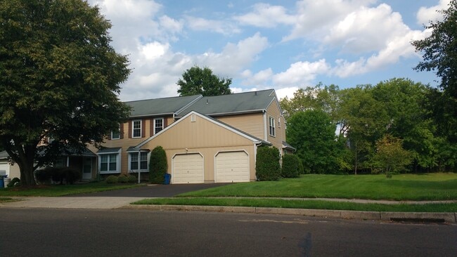 Building Photo - 596 Wrensong Rd