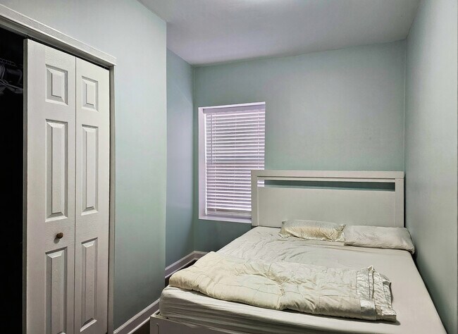 Foto del edificio - 4102 N Kedzie Ave