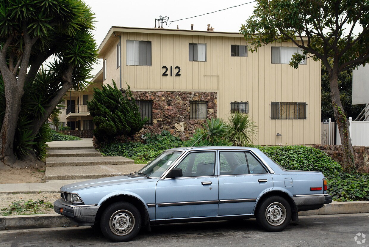 Primary Photo - 212 E Tamarack Ave