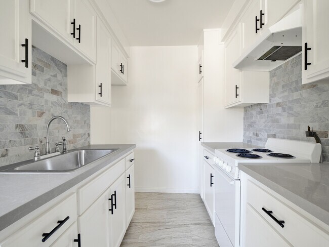 Foto del edificio - 7228 Allott Ave