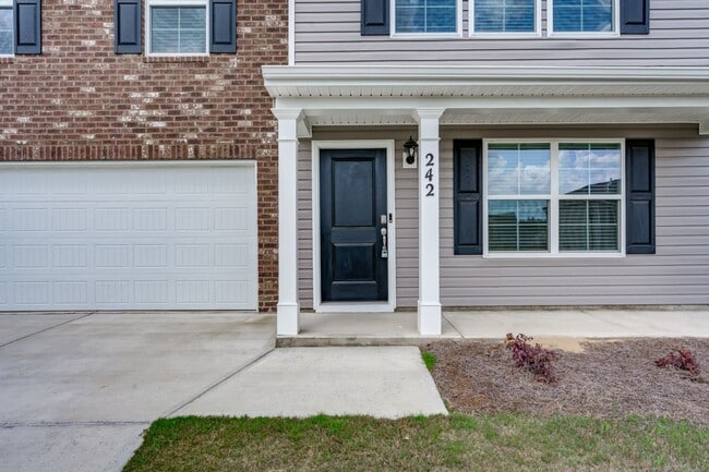 Building Photo - 242 Carrington Dr