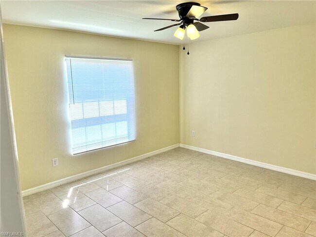 Foto del edificio - 704 NE 2nd Pl