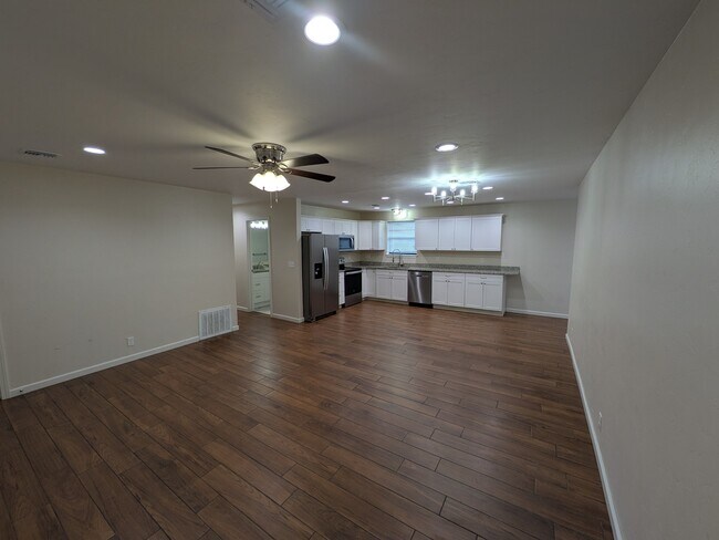 Foto del edificio - 906 Parkview Dr