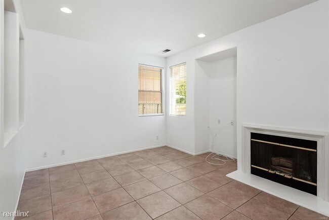 Building Photo - 3 br, 2.5 bath Townhome - 3124 La Casa Ct
