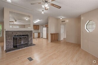 Building Photo - 1323 Avenue E