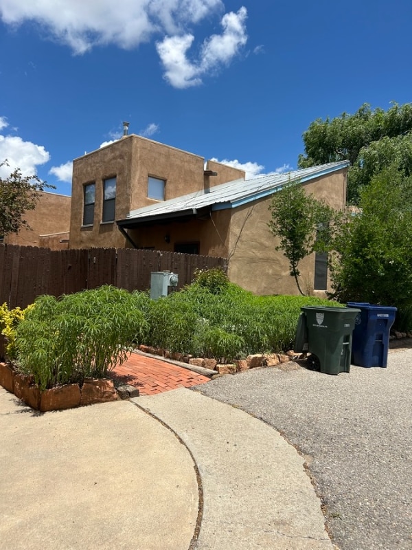 Primary Photo - 132 Romero St