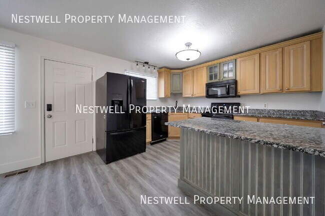 Building Photo - 1562 Ponderosa Ln